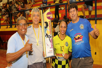 Time feminino de Pirapora é campeão regional de futsal