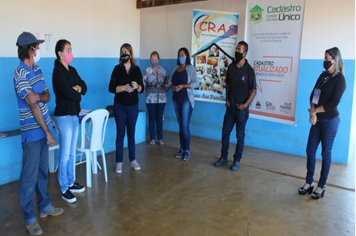 POLÍTICAS SOCIAIS PRÓXIMAS DA POPULAÇÃO RURAL