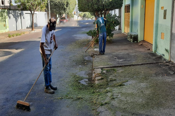 PREFEITURA REALIZA MUTIRÃO DE LIMPEZA NO BAIRRO SANTO ANTÔNIO