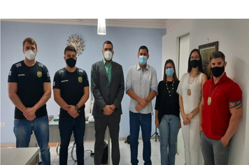 Prefeito dá boas-vindas aos novos delegados de polícia do município