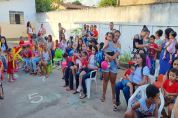 Secretaria de Educação homenageia mães