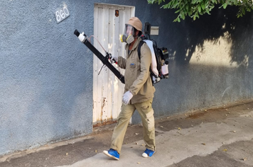 Vigilância epidemiológica realiza dedetização em bairros de Pirapora