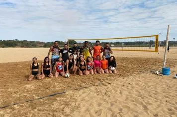 Jogos do Sol atrai dezenas de atletas para o futevôlei e hand beach