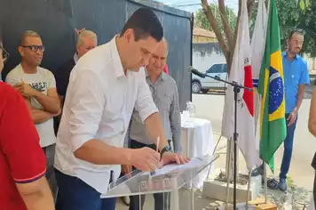 ASSINATURA DA ORDEM DE SERVIÇO DA OBRA DO CENTRO DE TRATAMENTO ONCOLÓGICO