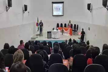 Secretaria Municipal de Educação discute TDAH