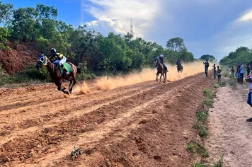 Cavaleiros de Pirapora e região participaram da 1ª Corrida de Cavalos do Viaduto