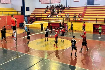 Apoiado pela Prefeitura de Pirapora, torneio de vôlei agita equipes de Pirapora e região