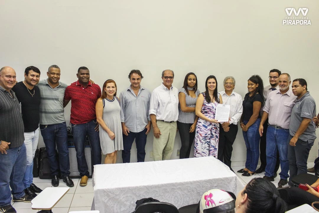 Prefeita Marcella assina recurso para a Orquestra Sinfônica