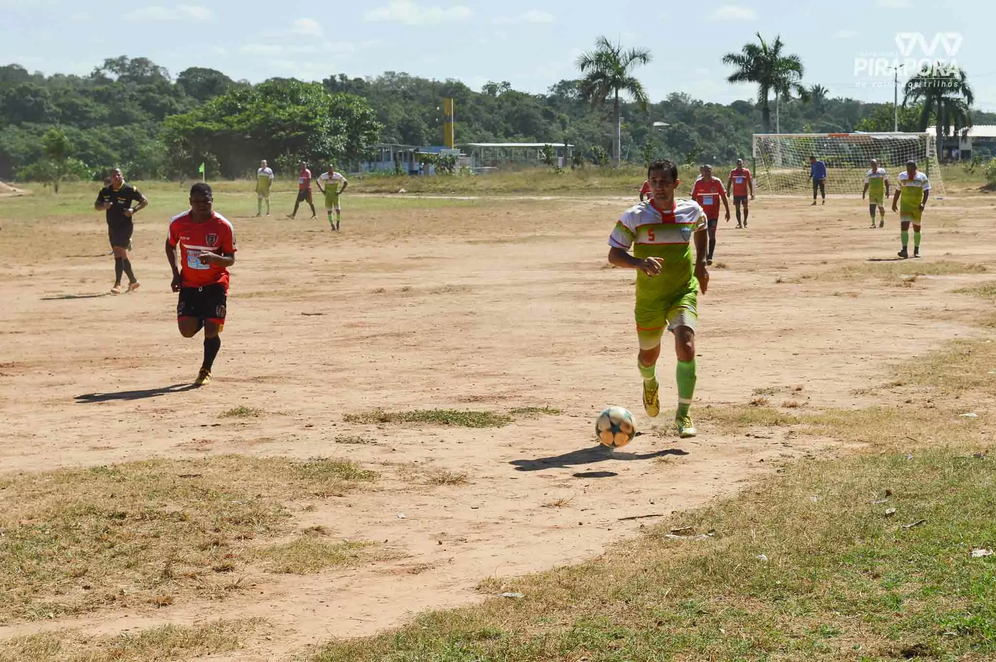 Tiradentes vence mais uma e lidera o Quarentão