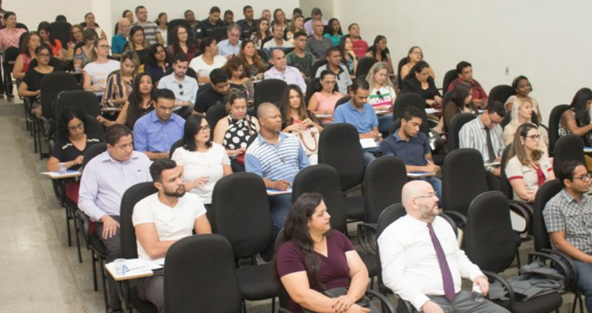 Pirapora supera expectativas e realiza Seminário sobre Licitações