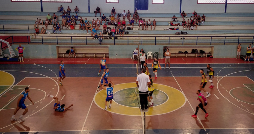 Final de semana com competição regional de vôlei, em Pirapora