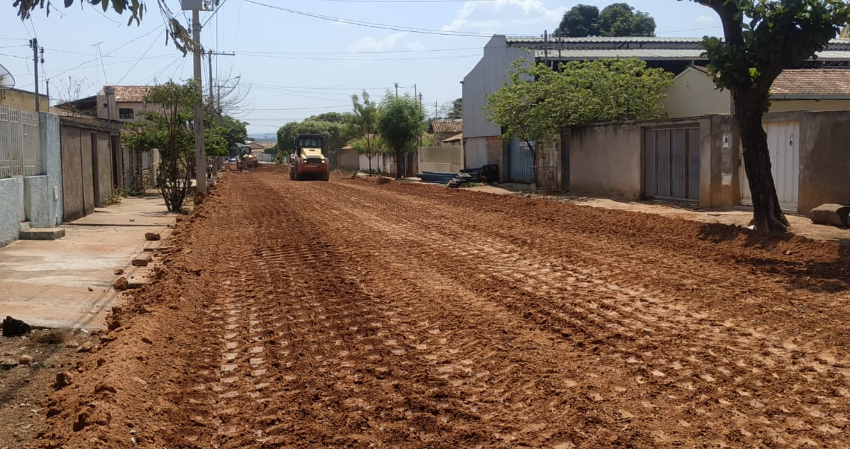 Asfalto no bairro Industrial já entra em nova fase