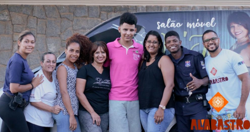 VOLUNTÁRIOS VISITAM A CASA DE PROTEÇÃO