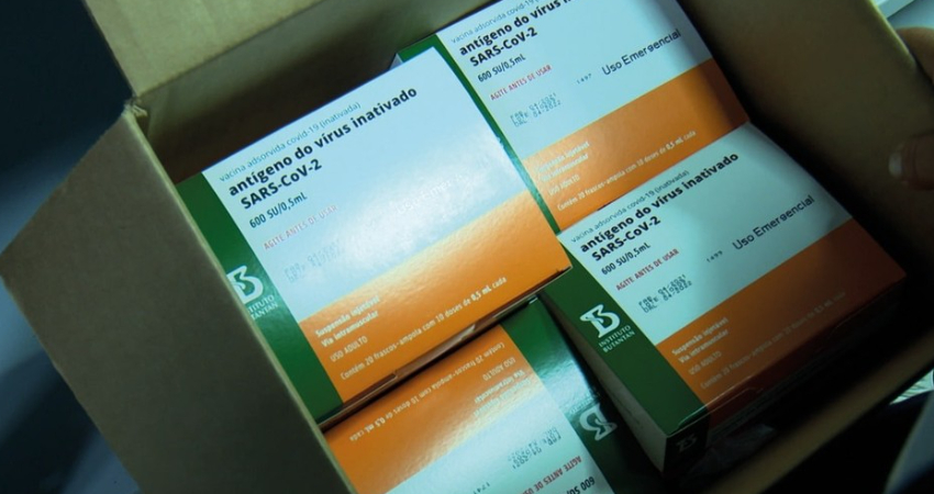 Saúde inicia aplicação da segunda dose da vacina Coronavac para grupos previstos para o dia 04/05.