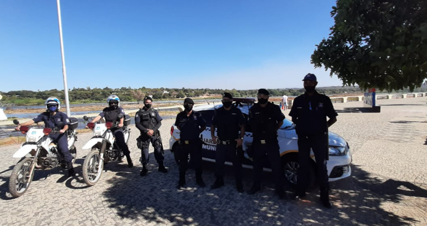 Guarda Civil Municipal trabalha para evitar aglomeração de banhistas no Rio São Francisco