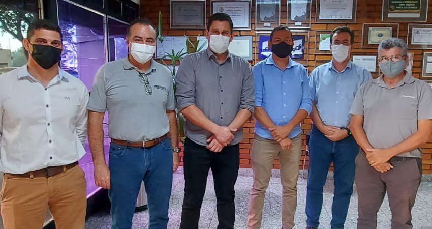 Prefeitura estreita parceria com a Minasligas