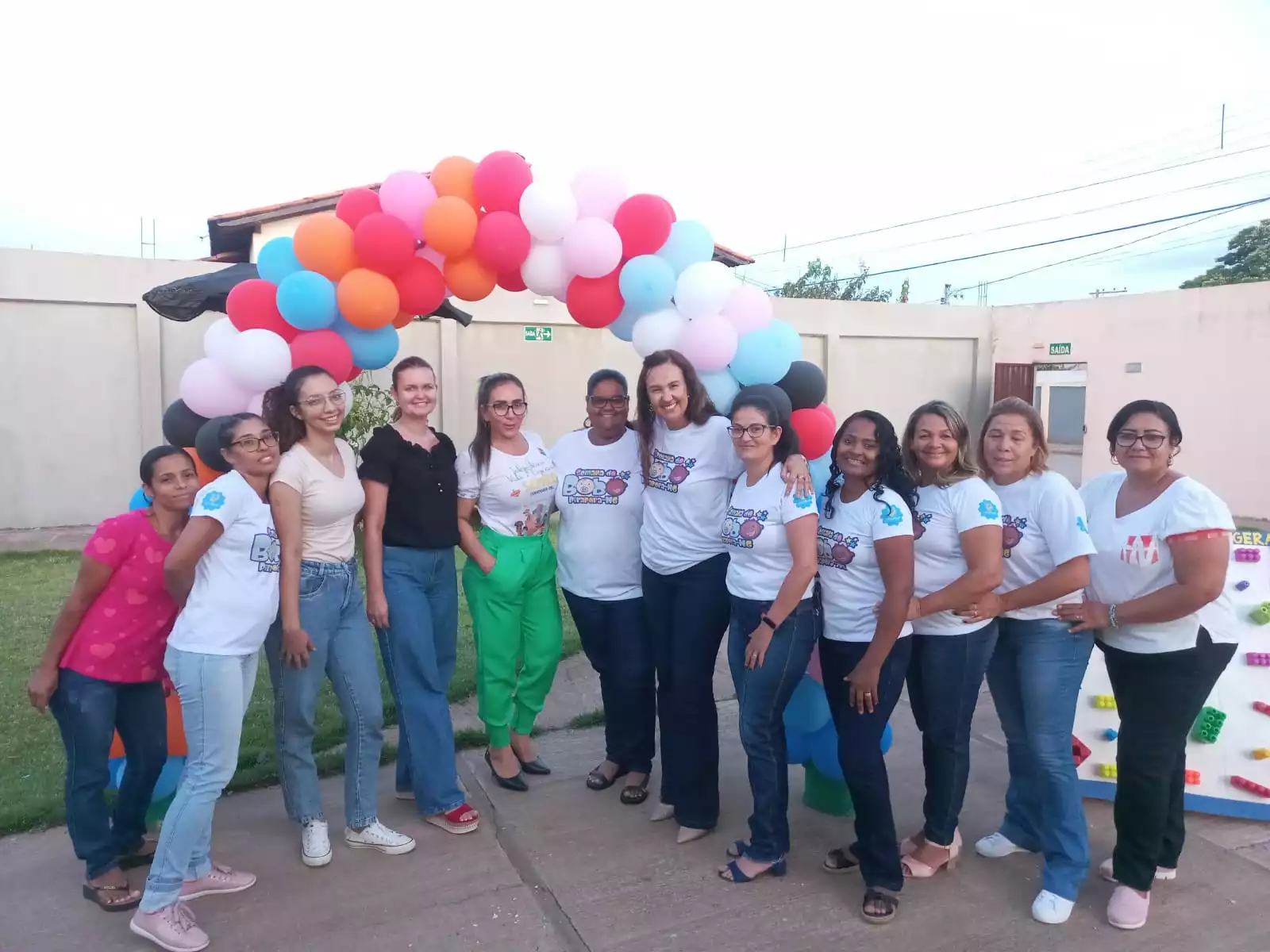 SEMED realiza entrega de materiais didáticos e uniformes para crianças da Creche do São Geraldo