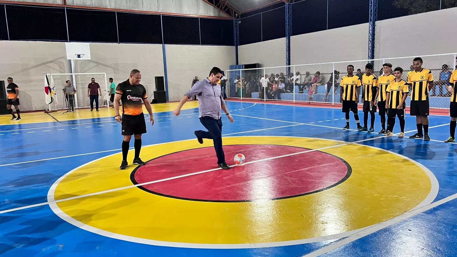Renovado e com estrutura aprimorada, Ginásio do bairro São João é reinaugurado com abertura do Campeonato Piraporense de futsal