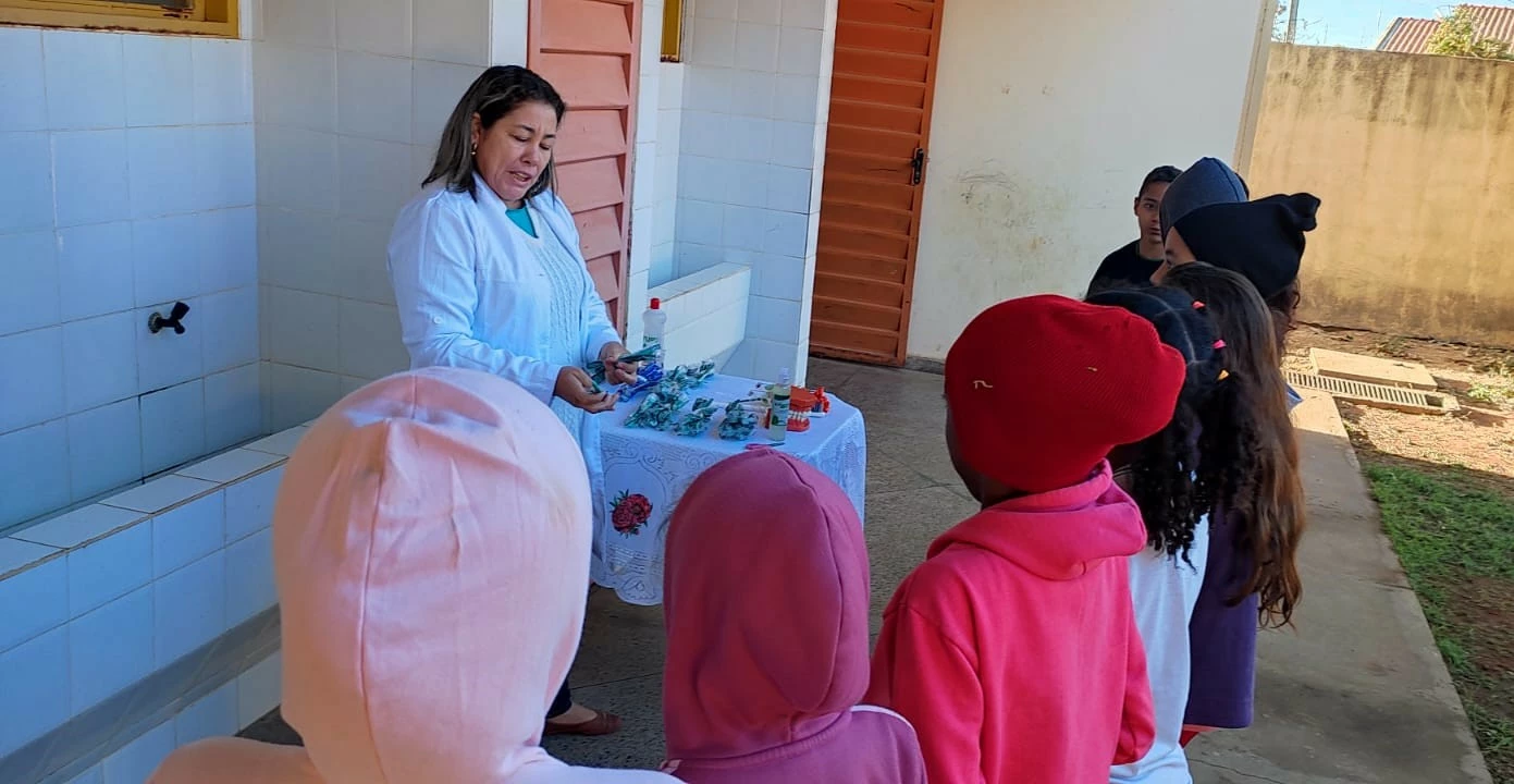 Secretaria de Saúde realiza aplicação de flúor gel nas escolas