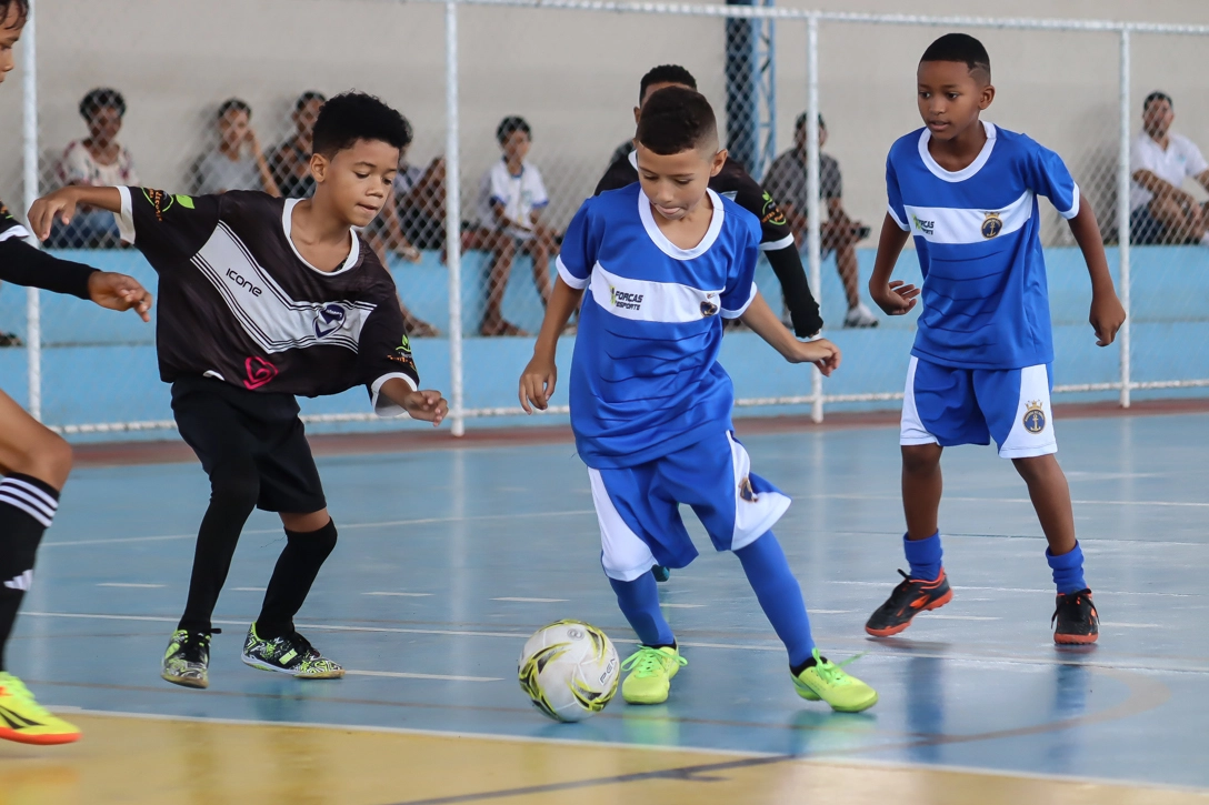 1ª Copa de Futsal das Associações agita as quadras e juventude de Pirapora