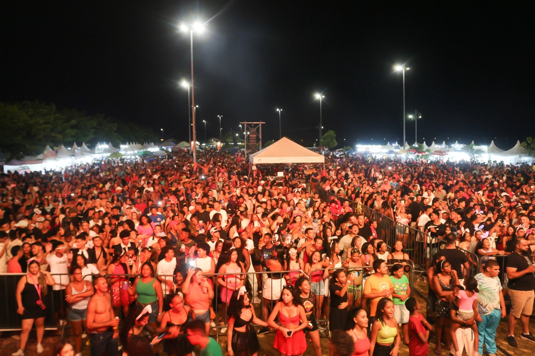 Até a chuva entrou na festa deste sábado do Pirafolia 2024
