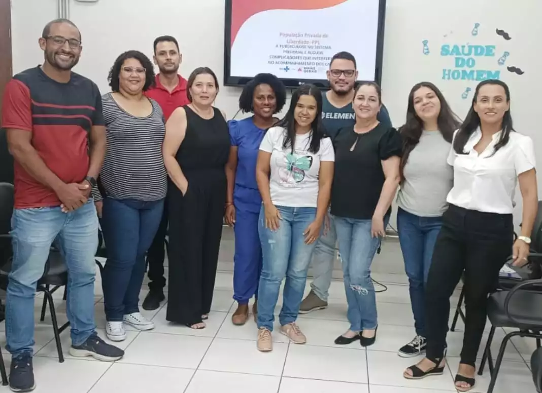 Profissionais de saúde participam de treinamento na GRS