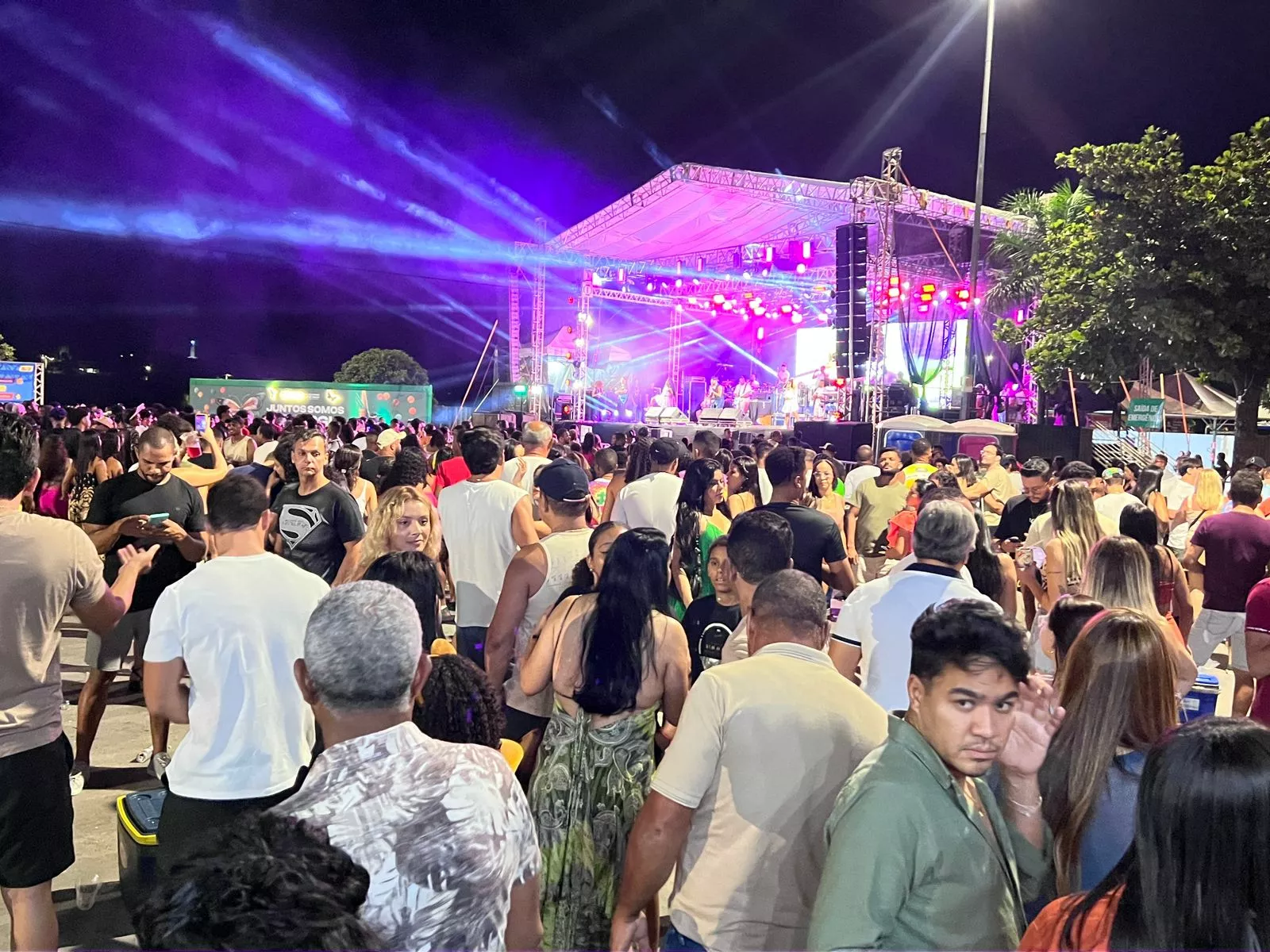Sertanejo, pagodão baiano e muita energia no terceiro dia do Pirafolia 2026