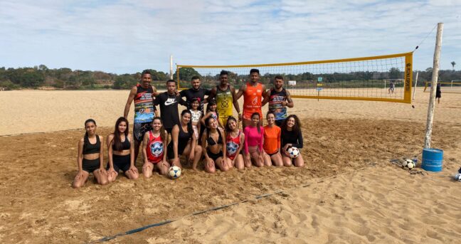 Jogos do Sol atrai dezenas de atletas para o futevôlei e hand beach