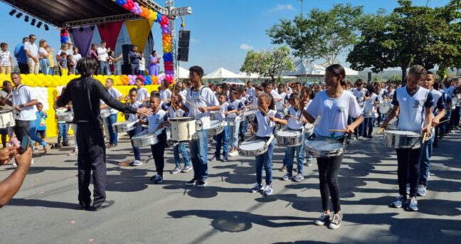 Prefeitura de Pirapora reavive orgulho dos piraporenses com Desfile Festivo dos 111 anos da cidade