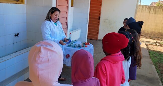 Secretaria de Saúde realiza aplicação de flúor gel nas escolas