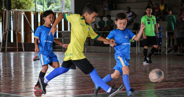 Apoiado pela Prefeitura de Pirapora, evento de futsal de base no SESI teve a participação de mais de 100 jovens atletas