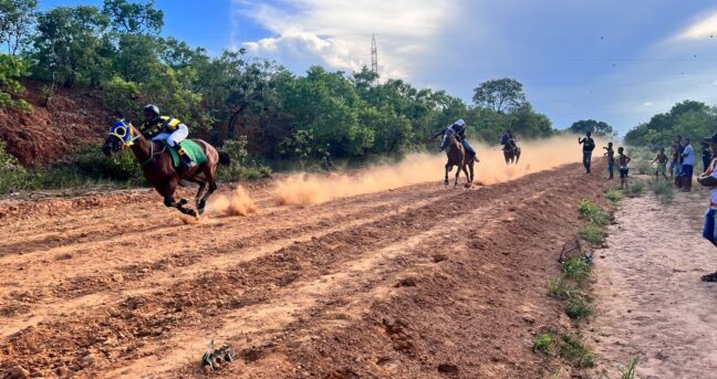 Cavaleiros de Pirapora e região participaram da 1ª Corrida de Cavalos do Viaduto