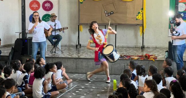 Projeto Bordando Histórias leva imaginação e alegria para alunos da Escola Rui Barbosa