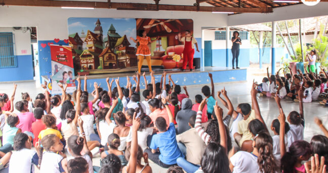 Teatro e distribuição de gibis contagiaram e estimularam a prevenção na Rede Municipal de Ensino